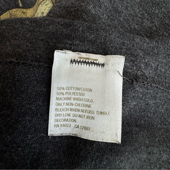 Old Navy Collectabilitees Kids Tom and Jerry Distressed Print Tee - Picture 5 of 5